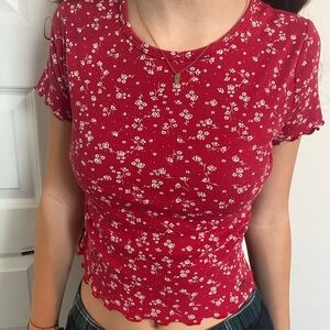 Red and floral Hollister must have collection baby tee!! ❤️
